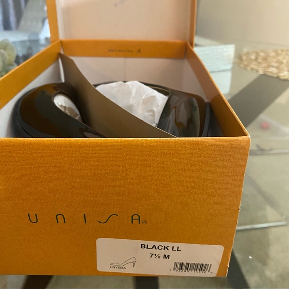 🆕✨ Yema by Unisa Vegan Black Patent Leather Classic Pointy Toe Pumps 3¼" Heel - Picture 5 of 9